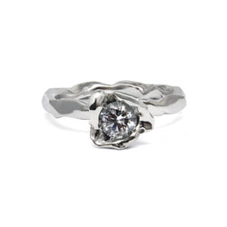 Brilliant white diamond Crush engagement ring in Platinum