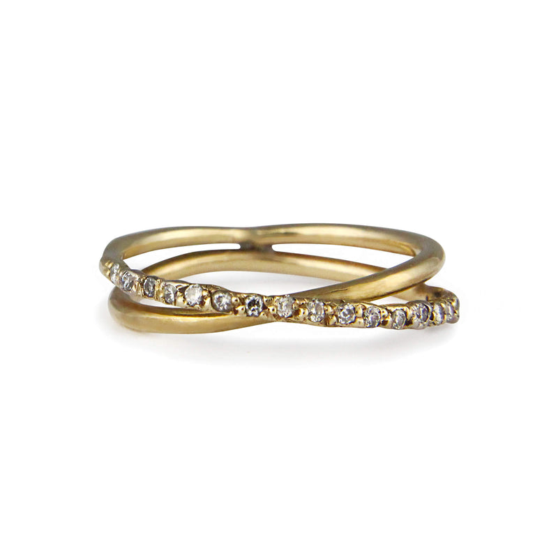 Embrace ring in 18ct gold