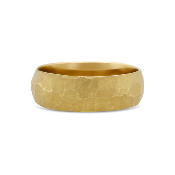Faceted handcrafted wide band in 18ct yellow gold Matte finishing